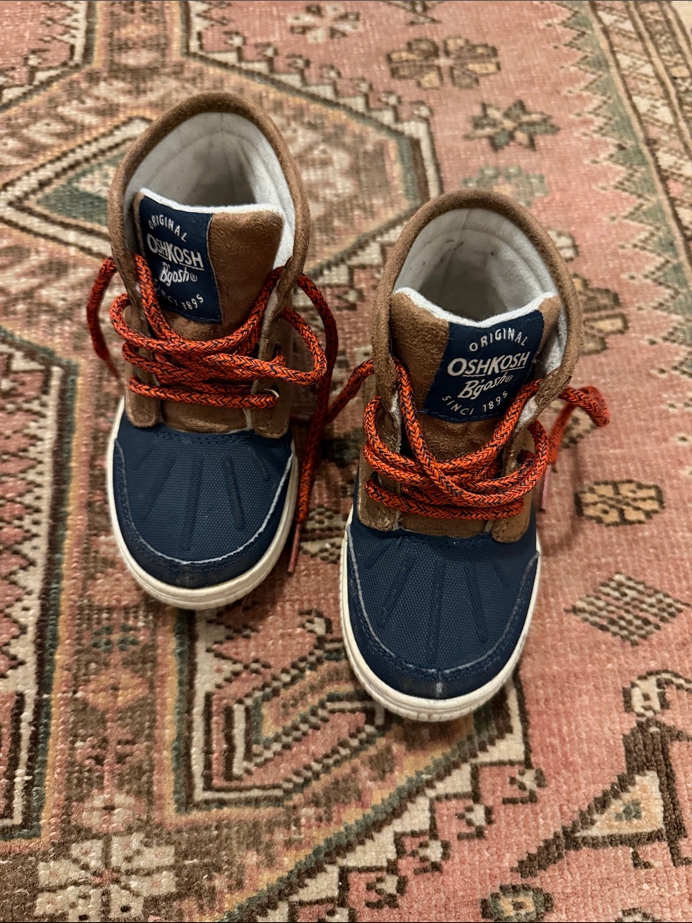 Oshkosh duck boots toddler size 8
